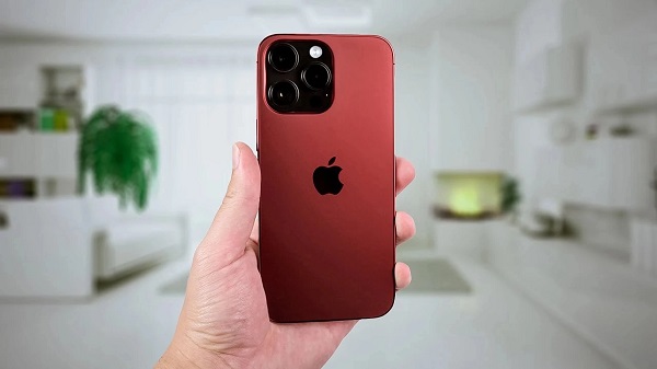 Xuất hiện hình ảnh iPhone 15 Pro màu hồng, đẹp lấn át cả màu đỏ rượu vang