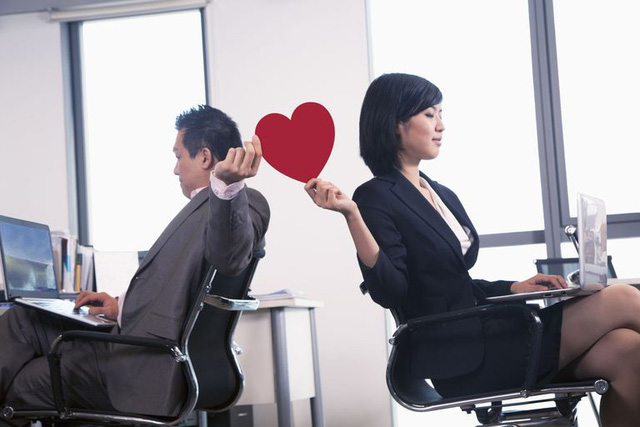 Công sở: Nơi dễ nảy sinh tình cảm
