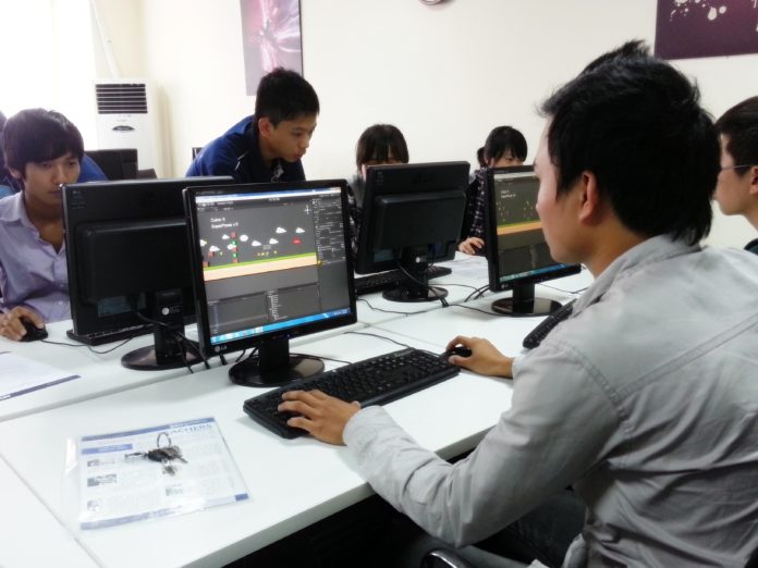 72-85-60-5E-C8-E3-07-B4-73-1D-92-C2-B5-70-F5-7C