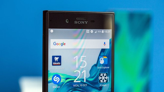 
Chiếc Xperia XZ không khác mấy so với Xperia Z3 hay Z5. Ảnh: Androidpit. 
