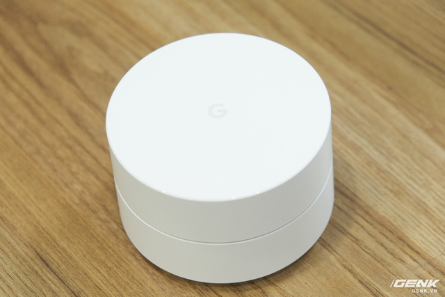 
Google Wifi được làm hoàn toàn bằng nhựa trắng
