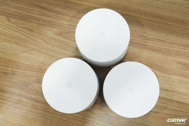 
Cả ba bộ phát Google Wifi đều có thiết kế giống nhau...
