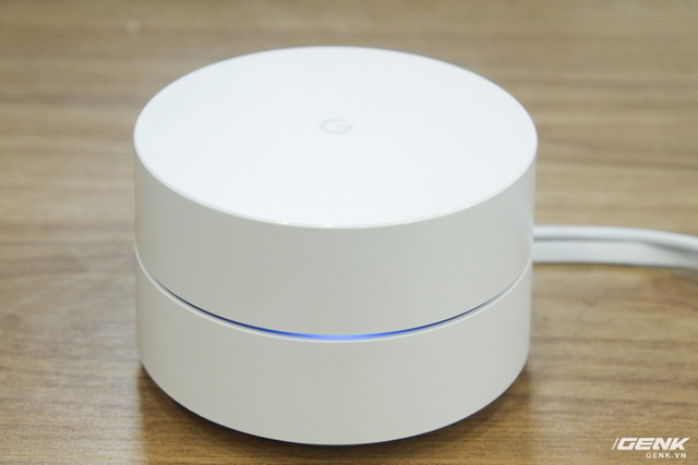 
Khi đang cài đặt, đèn LED của Google Wifi sẽ sáng xanh
