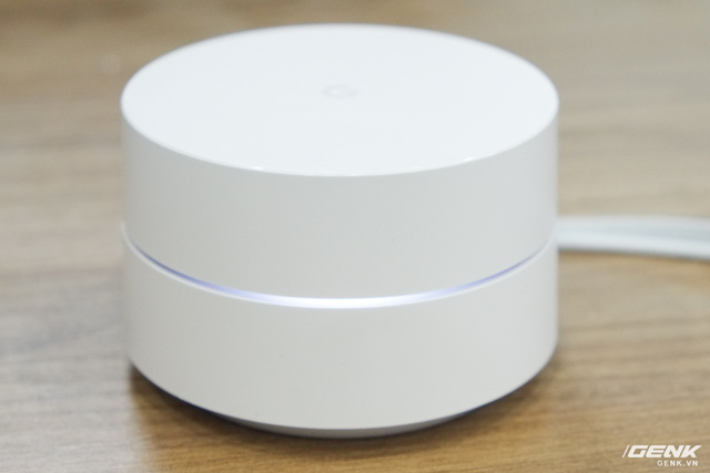 
Đừng thần thánh hóa Google Wifi, vì nếu chỉ mua một chiếc thì nó cũng chẳng khác router thông thường là bao
