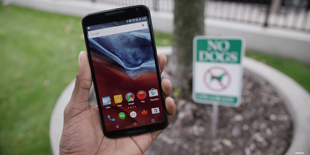 
Motorola Nexus 6 năm 2014 có màn hình 6 inch.
