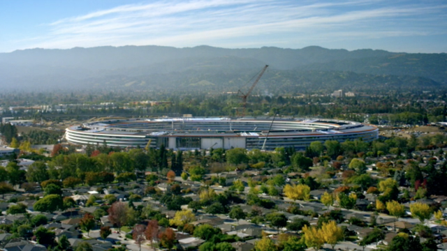 
Apple Park nhìn từ xa.
