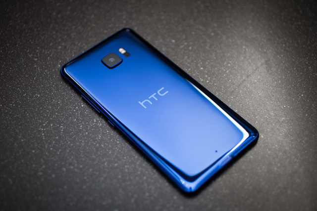 
Hai mẫu HTC U là những smartphone đẹp nhưng mức giá của chúng quá ảo tưởng
