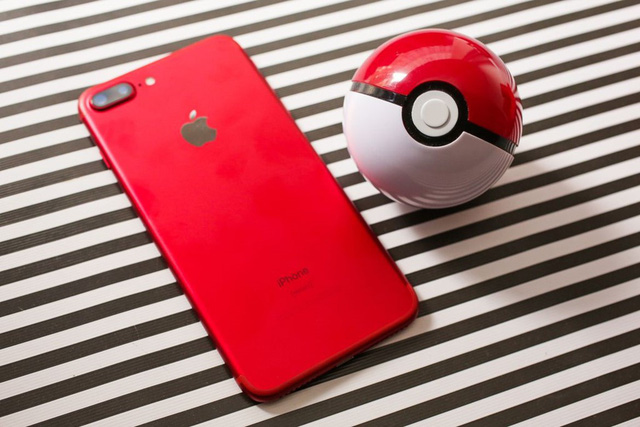 So với bóng Pokemon, iPhone 7 cũng không đậm bằng.