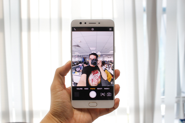 
Oppo F3 Plus với hệ thống camera selfie kép
