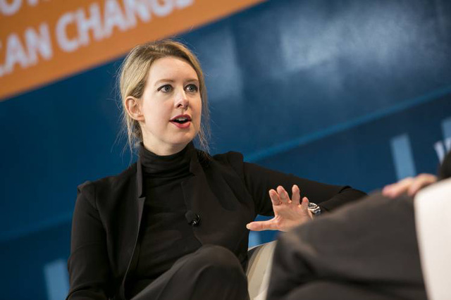 
Nhà sáng lập và CEO xinh đẹp Elizabeth Holmes.
