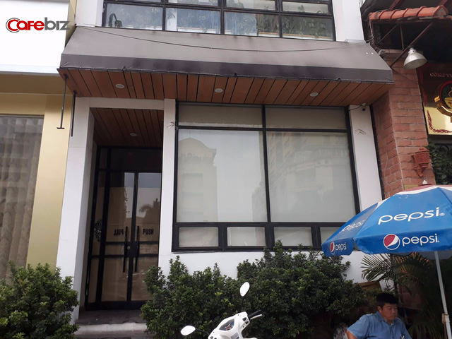 The KAfe tại 52, Nguyễn Chí Thanh cũng đóng cửa, biển hiệu đã bị tháo dỡ.