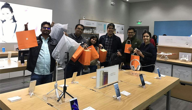 Xiaomi cũng chạy theo xu hướng với các cửa hàng Mi Home.