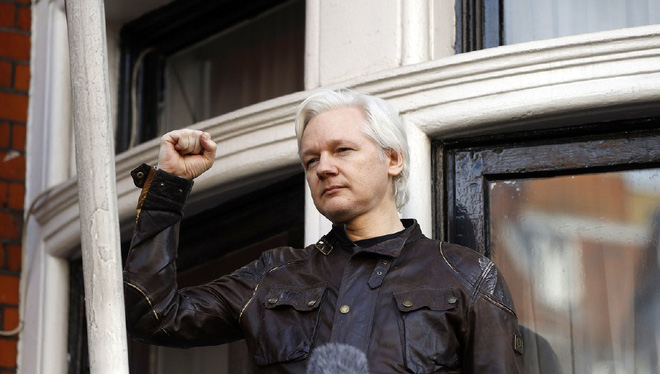Tổng biên tập Julian Assange tuyên bố vào thứ ba rằng Wikileads sẽ tuyển dụng James Damore vào làm việc.