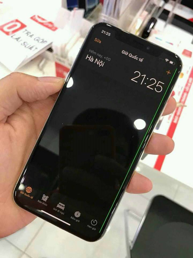 Chiếc iPhone X bị lỗi sọc màn hình sau 2 ngày sử dụng