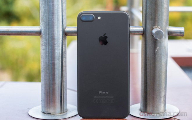 iPhone 7 Plus có khả năng chụp ảnh rất ấn tượng với hệ thống camera kép ở mặt sau