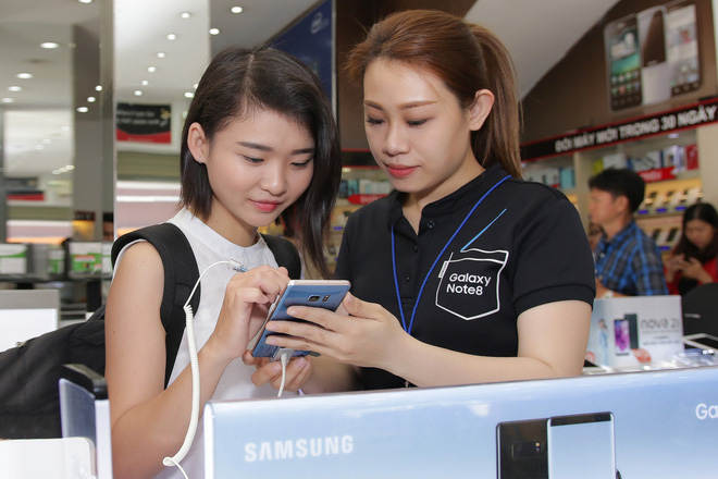 Người dùng trải nghiệm Galaxy Note FE