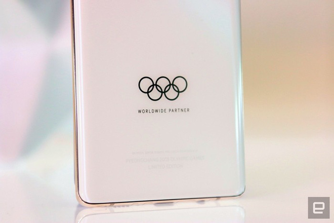 
Biểu tượng Olympic và dòng chữ Worldwide Partner để đánh dấu đây là phiên bản giới hạn
