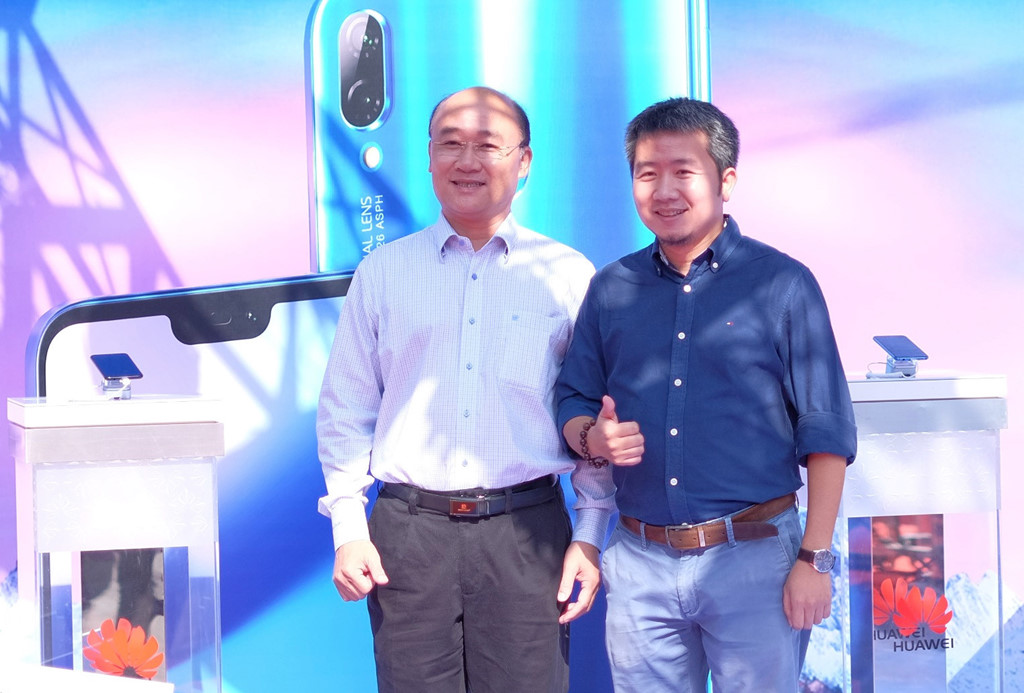 Ngay dau ban Huawei nova 3e o VN: ''Sot hang'' ngoai du kien hinh anh 3