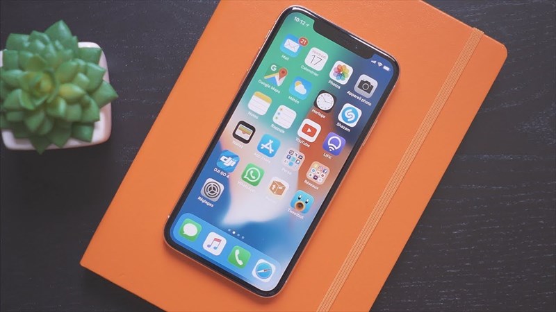 CÃ¹ng ngáº¯m nhÃ¬n iPhone X hiá»n Äáº¡i mÃ  hoÃ i cá» trong bá» á»p lÆ°ng má»i