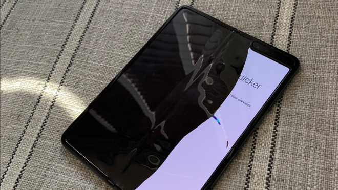 Samsung chính thức hoãn ngày mở bán Galaxy Fold - Ảnh 1.