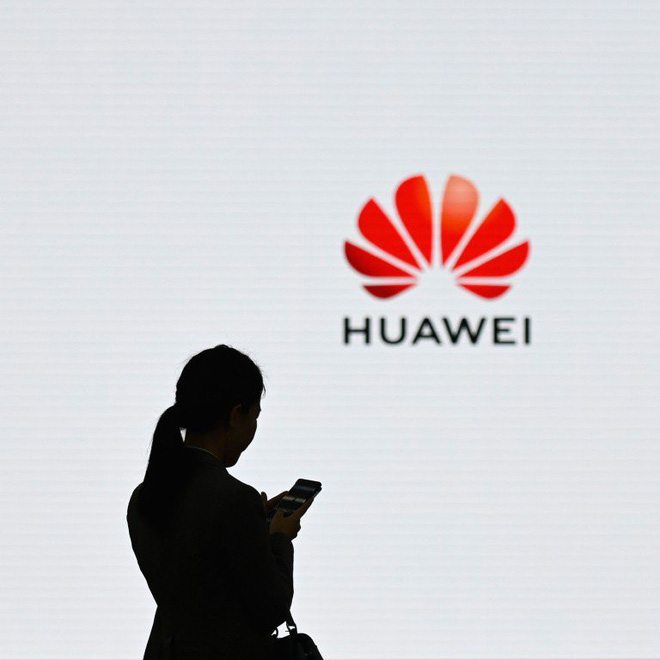 Nhà sáng lập Huawei nói hãng nên học theo Apple và tăng giá bán điện thoại - Ảnh 1. Nhà sáng lập Huawei nói hãng nên học theo Apple và tăng giá bán điện thoại - Ảnh 1.
