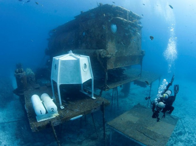 NASA huấn luyện các phi hành gia tham gia sứ mệnh Mặt Trăng trong phòng thí nghiệm dưới biển ở độ sâu 19 mét - Ảnh 1.