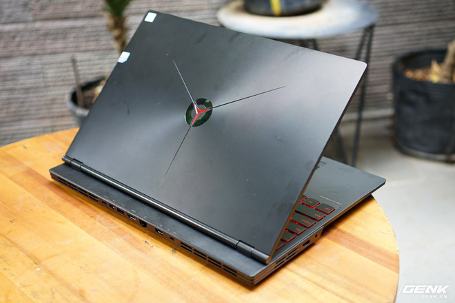 Ảnh thực tế gaming laptop Lenovo Y540 và Y740 tại Việt Nam, giá từ 23 triệu đồng - Ảnh 1.