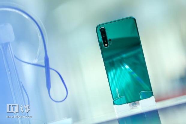 Huawei trình làng dòng Nova 5: Chip xử lý mới, 4 camera sau, sạc nhanh 40W, giá mềm hơn P30/P30 Pro - Ảnh 1.