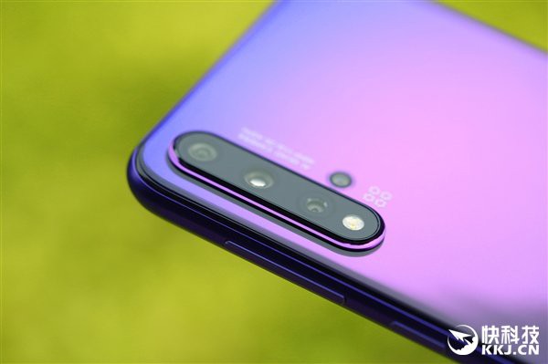 Cận cảnh Huawei Nova 5 Pro vừa ra mắt: Mặt lưng gradient 3D ấn tượng, cảm biến vân tay trong màn hình - Ảnh 3.