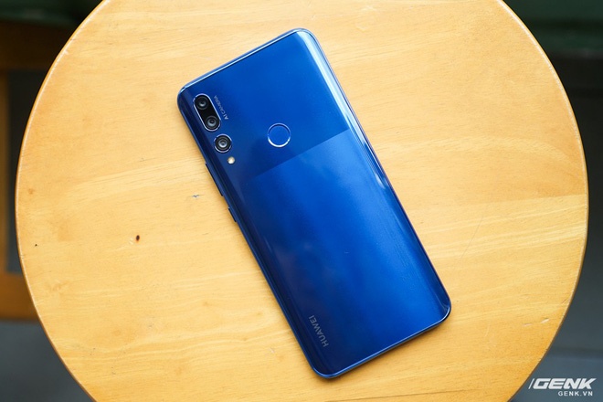 Đánh giá Huawei Y9 Prime 2019: Màn hình tràn viền đẹp mắt, camera pop-up theo xu hướng hiện đại - Ảnh 1.
