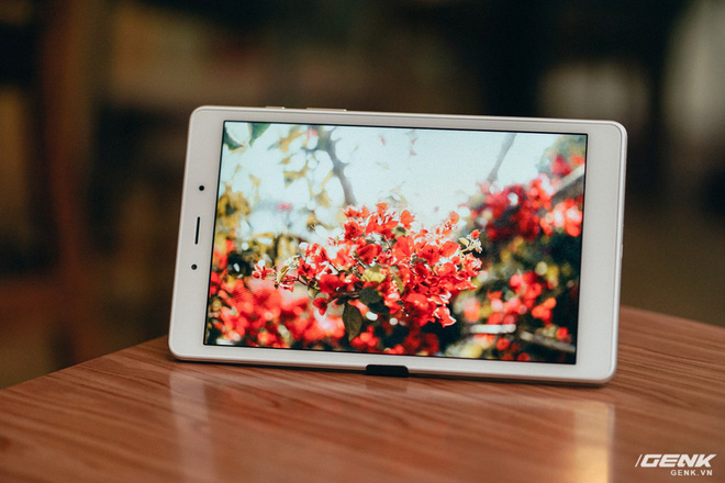 Mở hộp Galaxy Tab A 8.0 mới: Một mình một cõi “điện thoại bảng”, ngoài màn hình lớn ra còn gì hay không? - Ảnh 8.