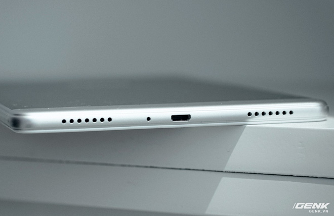 Mở hộp Galaxy Tab A 8.0 mới: Một mình một cõi “điện thoại bảng”, ngoài màn hình lớn ra còn gì hay không? - Ảnh 9.