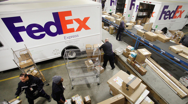Bị Huawei nghỉ chơi, lợi nhuận ròng của FedEx sụt giảm nghiêm trọng - Ảnh 1.