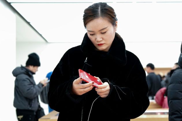 Samsung và Apple đang cho thấy điện thoại nghìn đô khó bán như thế nào - Ảnh 1.