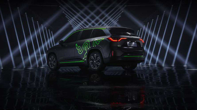 Razer ra mắt ô tô SUV chạy điện, tông xanh-đen như gear game thủ, chạy LED RGB, giá 1,6 tỷ VNĐ chưa thuế - Ảnh 2.