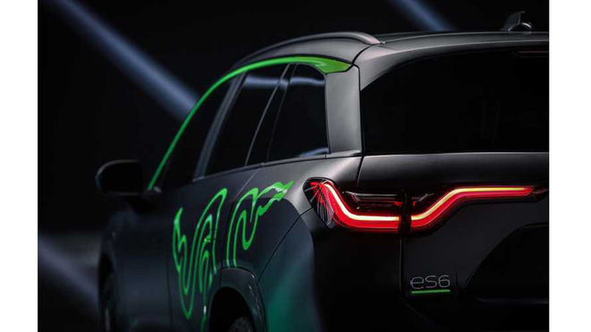 Razer ra mắt ô tô SUV chạy điện, tông xanh-đen như gear game thủ, chạy LED RGB, giá 1,6 tỷ VNĐ chưa thuế - Ảnh 3.