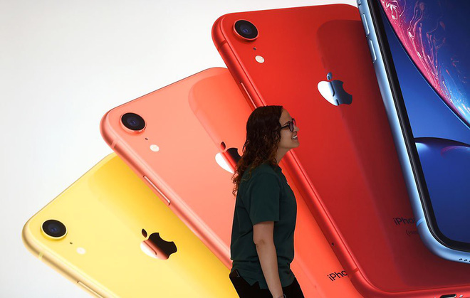 Theo IHS Markit, Apple đã bị Oppo đẩy xuống vị trí thứ tư trong số các nhà sản xuất smartphone hàng đầu - Ảnh 1.