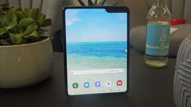 Những cảm nhận đầu tiên về siêu phẩm màn hình gập Samsung Galaxy Fold - Ảnh 11.