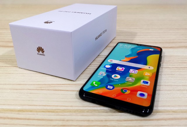 Cùng nói doanh số đạt 16 triệu, đây là sự khác biệt giữa Samsung Galaxy S10 và Huawei P30 - Ảnh 2.