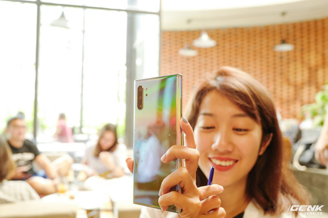 Cho iFan cầm thử Galaxy Note10+: thấy chỗ nào hay hơn iPhone, chỗ nào còn chưa được tốt? - Ảnh 10.