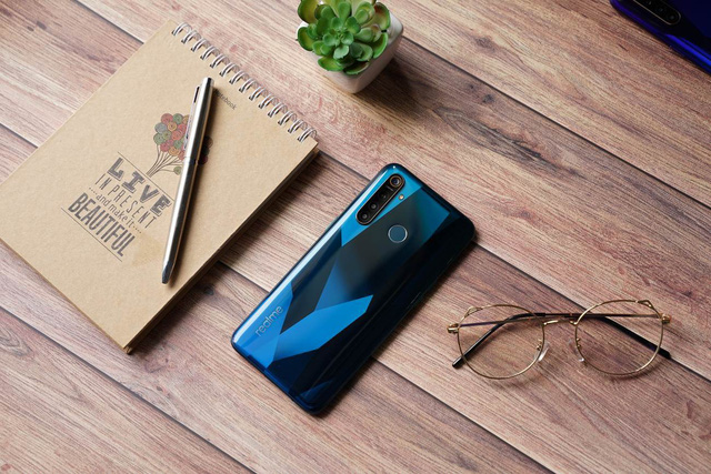 Đánh giá hệ thống 4 camera của Realme 5 Pro: Quá đầy đủ chức năng cho người tập chụp ảnh - Ảnh 2.