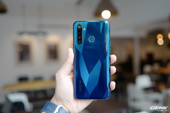 Đánh giá Realme 5 Pro: 4 điều Yêu 3 điều Không thích - Ảnh 3.