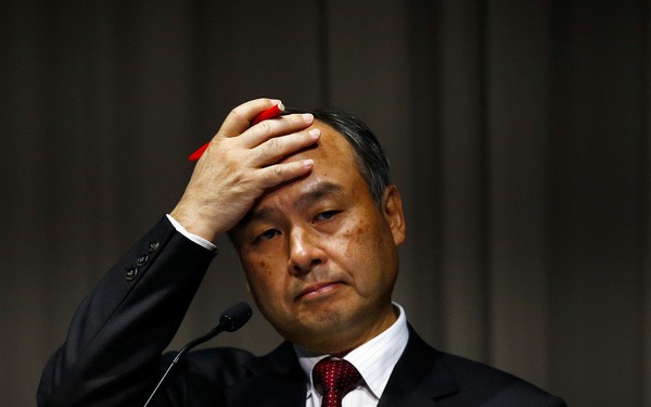 Đỉnh điểm của liều: Masayoshi Son thế chấp tài sản cá nhân vay tiền từ 19 ngân hàng khác nhau để tiếp tục đầu tư mặc cho sóng gió đang bủa vây Softbank - Ảnh 2. Đỉnh điểm của liều: Masayoshi Son thế chấp tài sản cá nhân vay tiền từ 19 ngân hàng khác nhau để tiếp tục đầu tư mặc cho sóng gió đang bủa vây Softbank - Ảnh 2.