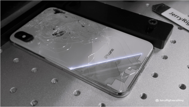 Tin vui: Chi phí thay mặt lưng kính bị vỡ của iPhone 11 sẽ rẻ hơn đáng kể nhờ thiết bị đặc biệt dùng tia laser này - Ảnh 5.