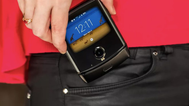 Fan cứng Motorola RAZR V3 chê hết lời phiên bản màn hình gập mới ra mắt, khẳng định người dùng cần cân nhắc kĩ trước khi mua - Ảnh 3.