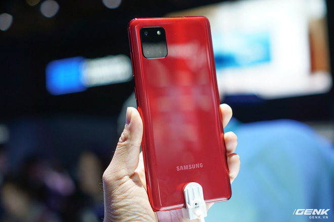 [CES 2020] Trên tay Galaxy S10 Lite và Galaxy Note 10 Lite: Hai thiết bị vô cùng kỳ quặc từ Samsung - Ảnh 6.