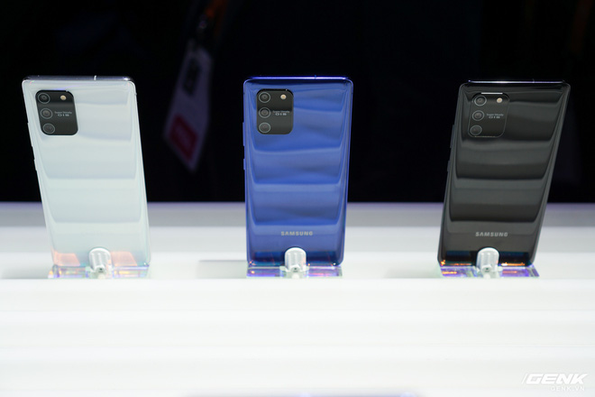 [CES 2020] Trên tay Galaxy S10 Lite và Galaxy Note 10 Lite: Hai thiết bị vô cùng kỳ quặc từ Samsung - Ảnh 1.