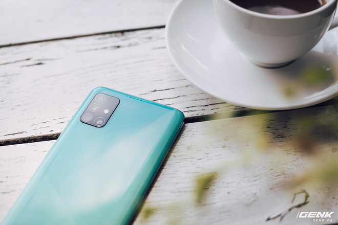 Ai cũng nói về camera trên Galaxy A71, nhưng đây mới là điểm đáng tiền nhất trên chiếc máy này - Ảnh 1.