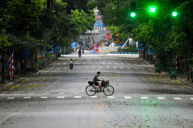 Người Việt đã thực sự hạn chế tới nơi công cộng mùa dịch COVID-19 hay chưa: Những số liệu sau của Google sẽ cho bạn câu trả lời - Ảnh 3.