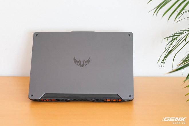 Cận cảnh laptop TUF Gaming A15: logo mới ngầu hơn, chạy AMD Ryzen 4600H và GTX1650, giá nhỉnh hơn 20 triệu đồng - Ảnh 1.